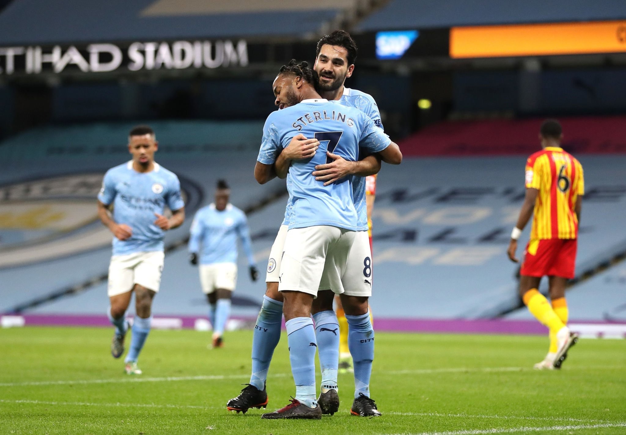 到其他队友 到其他队友